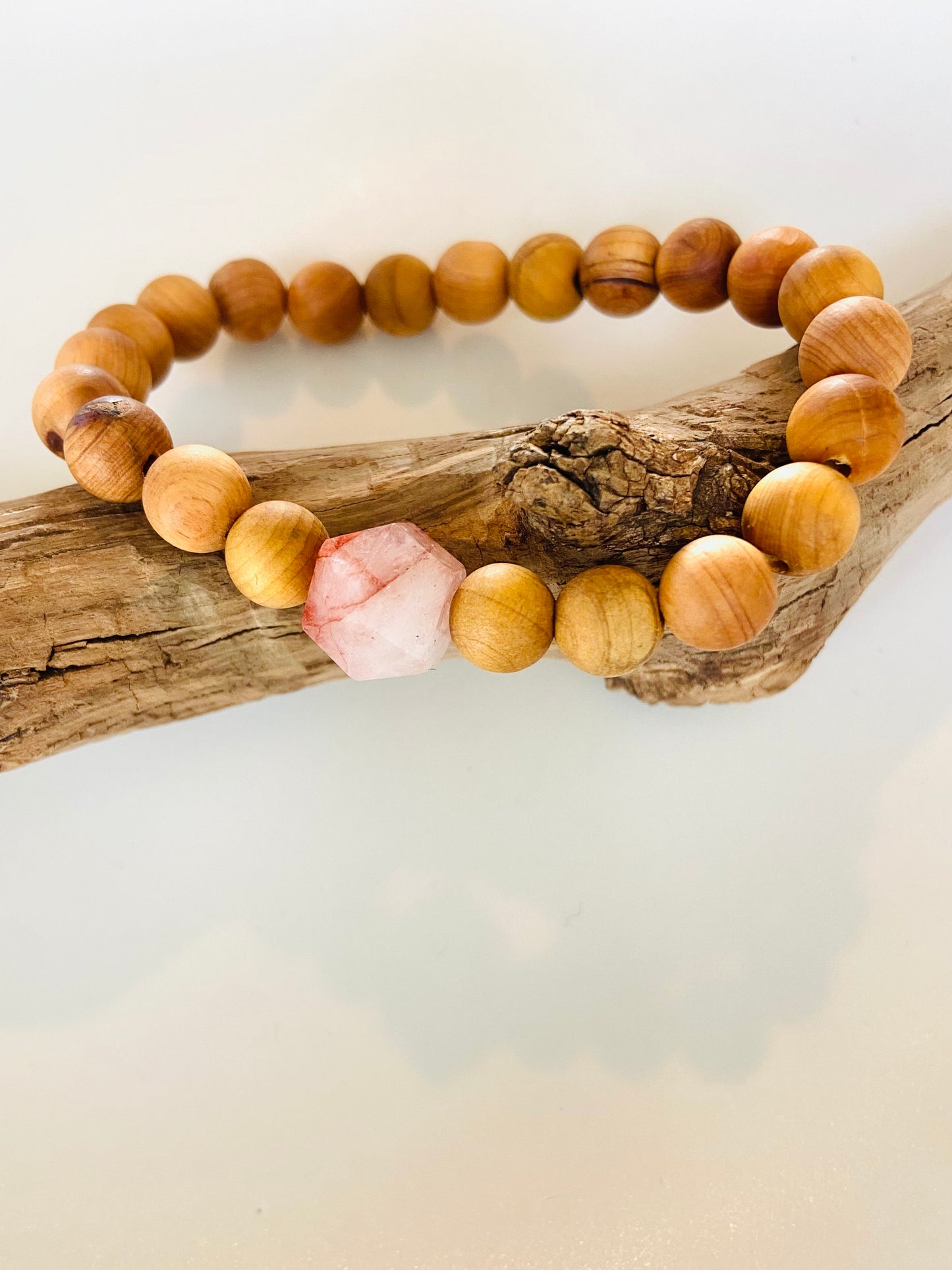 Lyra sandalwood bracelet with rose quartz