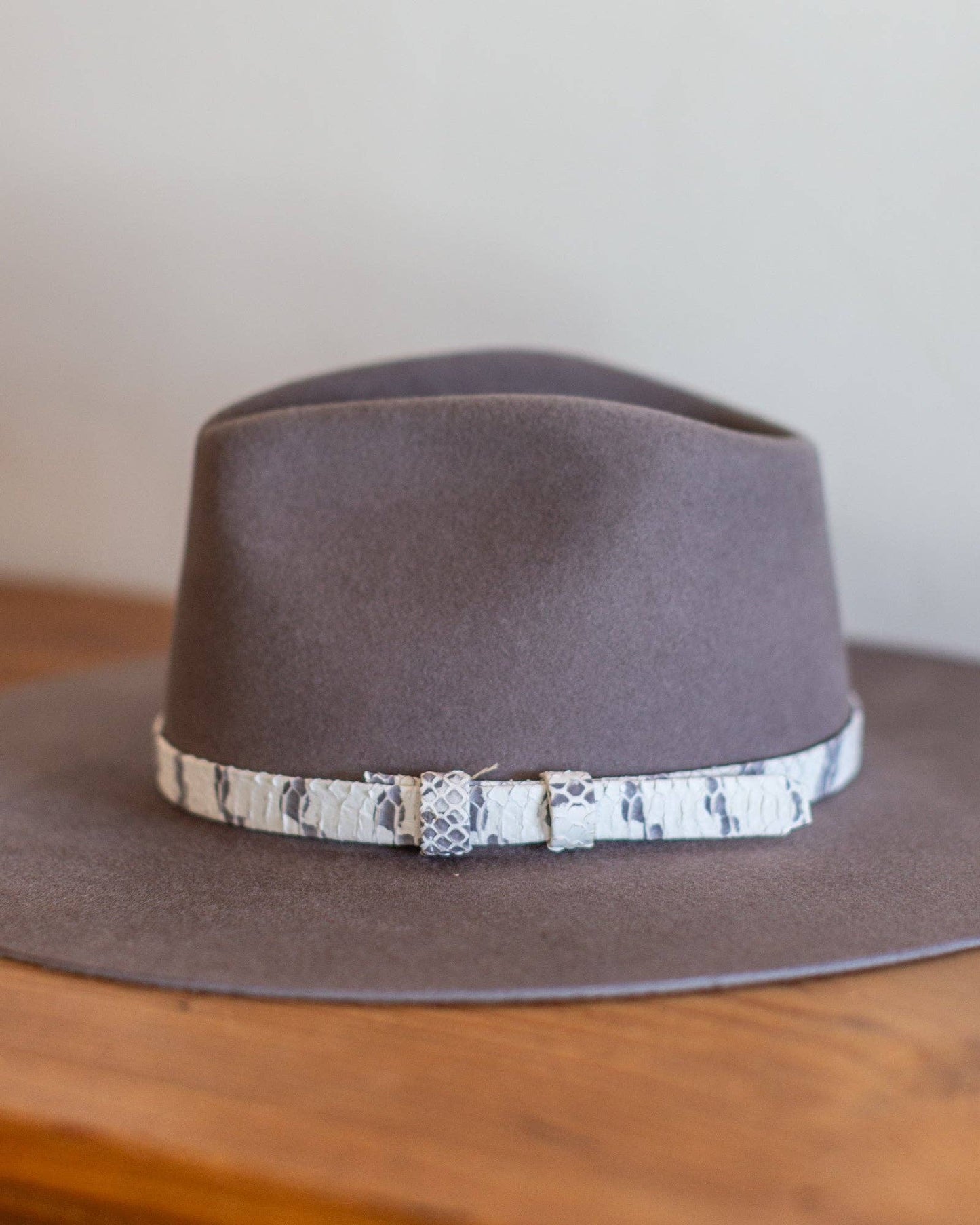 WATER SNAKE HAT BAND