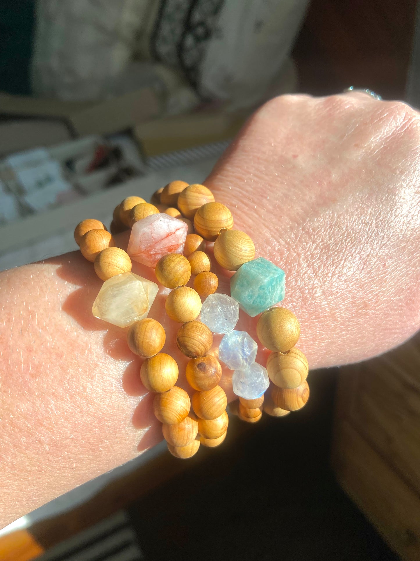 Lyra sandalwood bracelet with Citrine