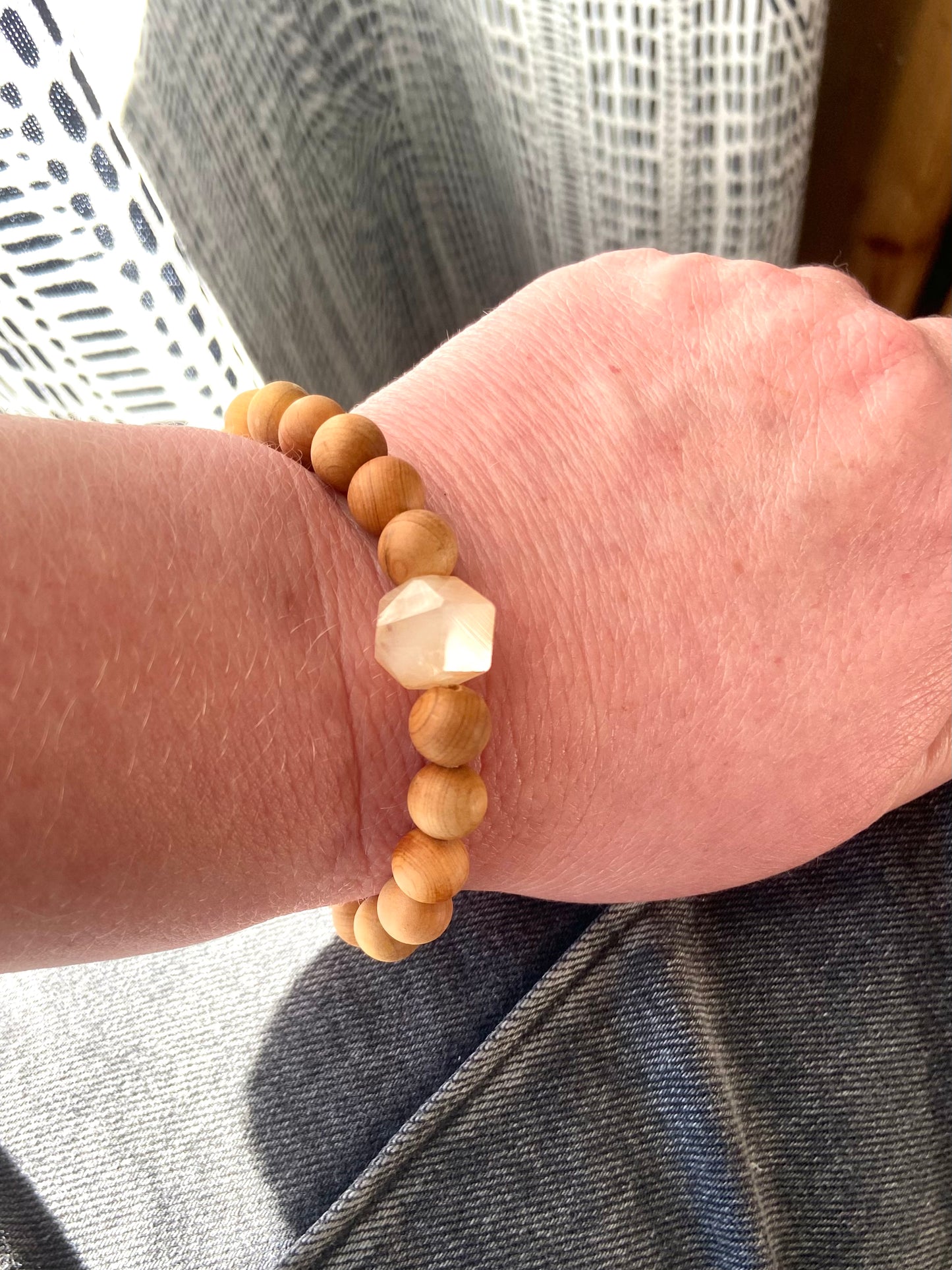 Lyra sandalwood bracelet with Citrine