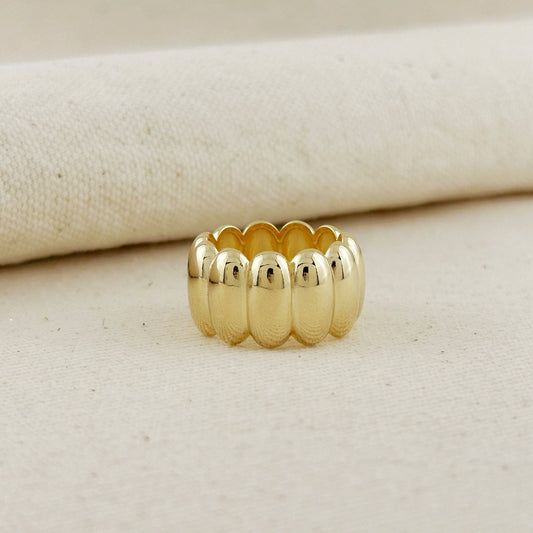 'Millie' Oversized Scalloped Ring 18k GF