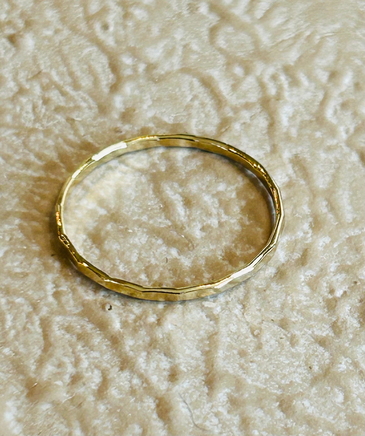 Ring - Gold ‘Flat Hammered’